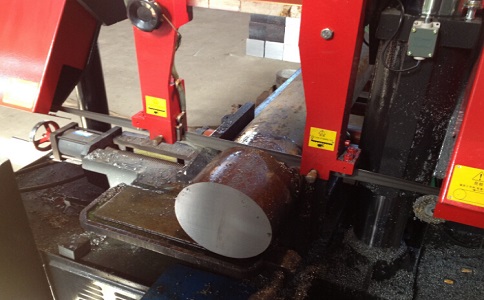 平果卧式带锯床加工时出现明显振荡如何排查？